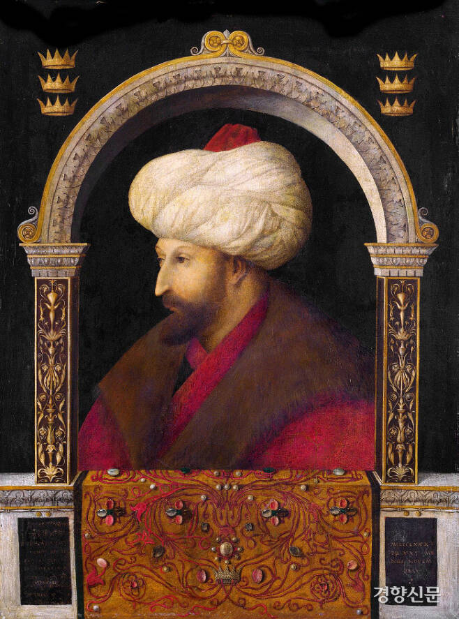 젠틸레 벨리니의 ‘메흐메트 2세의 초상’. 메흐메트 2세는 무슬림 군대를 이끌고 콘스탄티노폴리스(오늘날의 이스탄불)를 함락했다. 베네치아 출신이 화가 젠틸레 벨리니가 메흐메트 2세의 초상화를 그렸다. 도서출판 길 제공