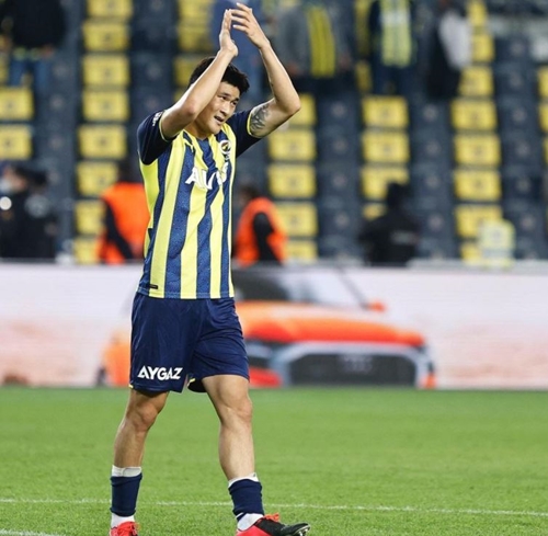 24일(한국시각) 김민재(페네르바체)가 터키 쉬페르리그 6라운드 기레순스포르전에 선발 출전해 팀의 2-1승리에 기여했다. /사진=페네르바체 공식 인스타그램