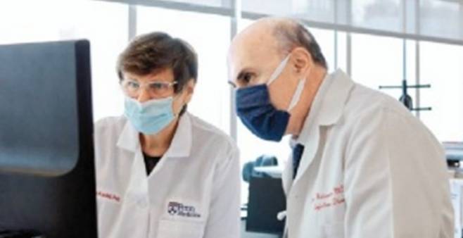 화이자-바이오엔테크와 모더나의 백신 개발의 핵심적인 기술을 개발한 커털린 커리코 바이오앤테크 수석부사장(왼쪽)과 드루 와이스먼 펜실베니아대 의대 교수. 펜실베니아대 의대 제공