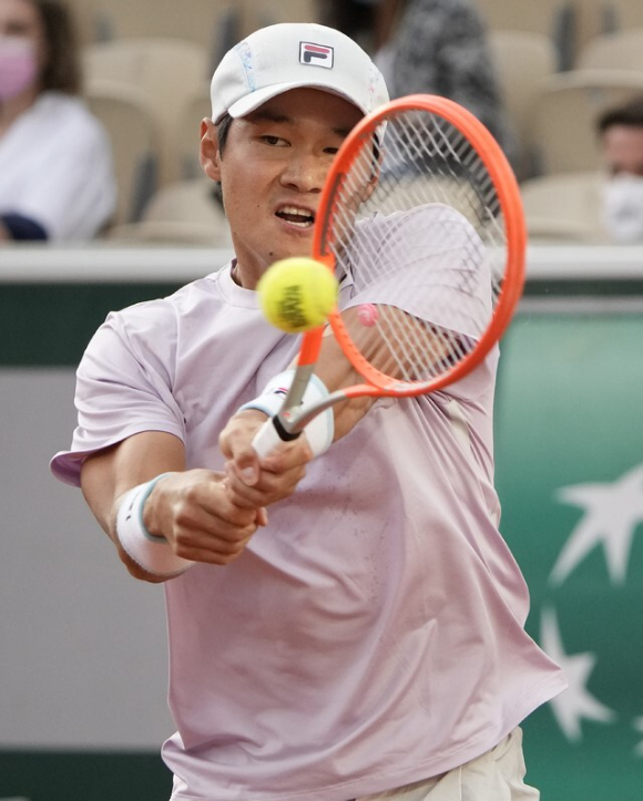 권순우가 지난 2003년 이형택 이후 18년 만에 남자프로테니스(ATP) 투어 단식에서 우승을 차지했다. 그는 26일(한국시간) 카자흐스탄 누르술탄에서 열린 ATP 투어 아스타나오픈에서 정상에 올랐다. [사진=뉴시스]