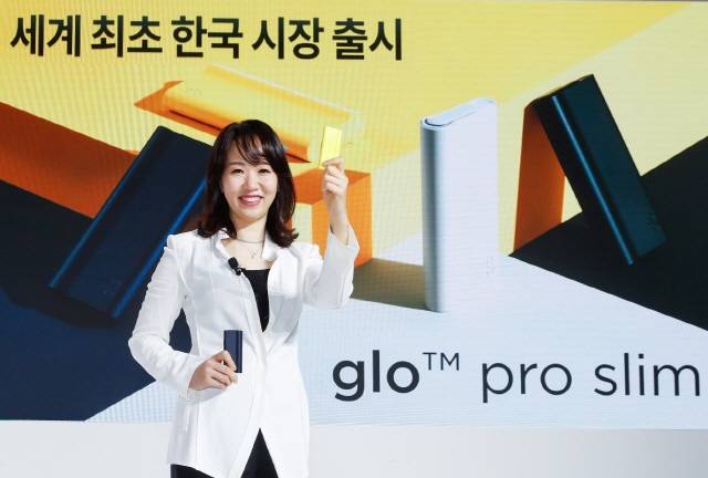 김 대표가 27일 열린 간담회 자리에서 글로 프로 슬림을 소개하고 있다. /사진=BAT로스만스