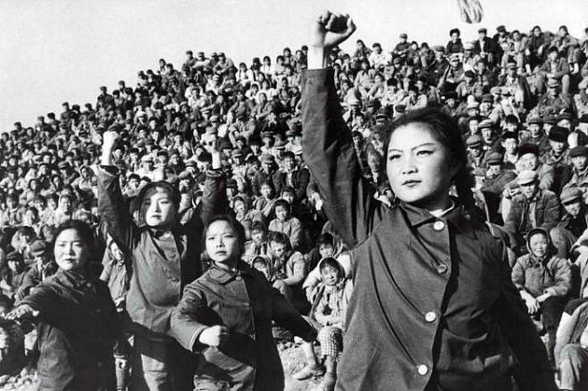 중국 문화대혁명 당시의 홍위병들. /조선DB