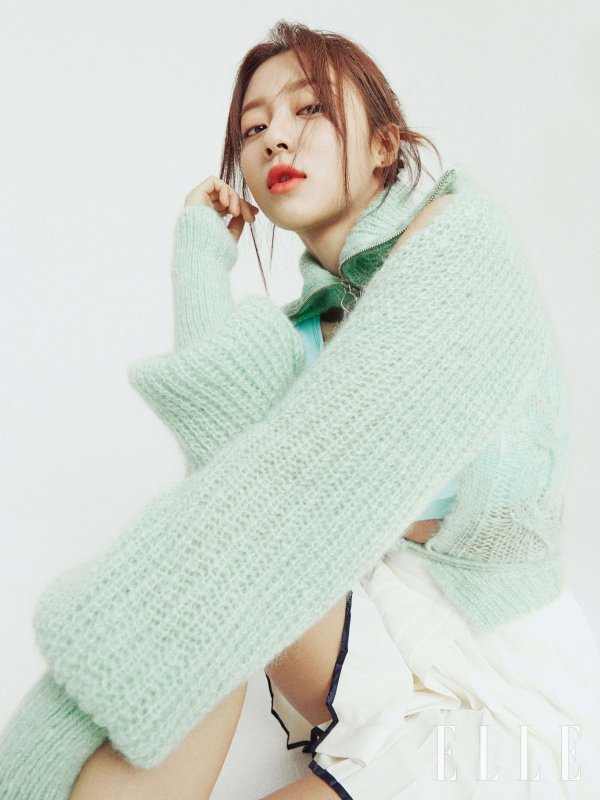 Actor Kang Min-ah filmed the October issue of <Elle>.The meeting between Kang Min-ah and Elle was held on October 9th and 10th to announce the first Elle Run, which will be held as a virtual race between the two days.As well known for maintaining his own healthy daily life, the pictorial focused on Kang Min-ahs Sport Club do Recipety and bright appearance.Kang Min-ah also said, This concept is the first time to shoot a picture, so it is new and fun.Asked what kind of Exercise he usually enjoys, he said, Recently, he has been on the wakeboard frequently, although he has been playing Pilates and yoga.I was told that the national team would not come so often, he said, laughing.Asked about the episode related to running, he said, When I was in elementary school, I vaguely thought I would not be able to exercise.In the sixth grade, one of the class representative relay players was absent due to personal circumstances, and he played instead, but he was surprisingly talented.I realized that I did not have to be afraid of what I did not do afterwards. When I asked myself for the moment I felt tough, I said, When I started my new work, I wanted to run away from the week before shooting.Nevertheless, I think that continuing is because I like this job as much.Every moment I act is the Top Model and I feel my strength. I am also an actor and a woman in her twenties, so I can give opinions from the audience on what kind of scene will be more heartbeat and what scenes can cause some discomfort, he said.Kang Min-ah, who shows solid acting power through films such as , , , and , is going to transform into a content producer who was an aspiring idol in his next film .Kang Min-ahs interviews with the pictures can be found in the October issue of <Elle> and on the website.