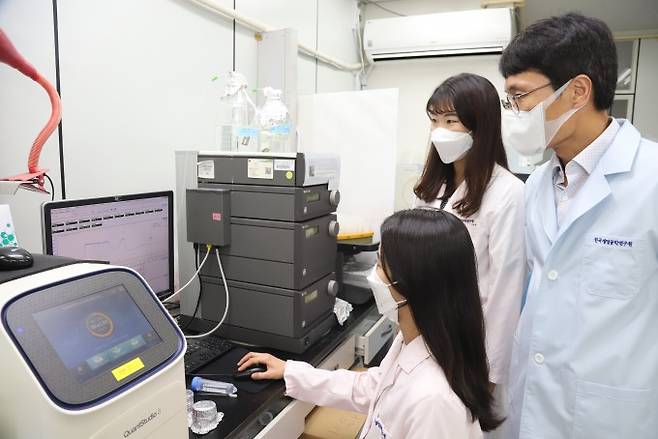 28일 한국생명공학연구원 창업기업인 진코어가 기존 유전자 가위의 한계를 극복한 초소형 크리스퍼 기술을 개발했다고 밝혔다. 한국생명공학연구원 제공
