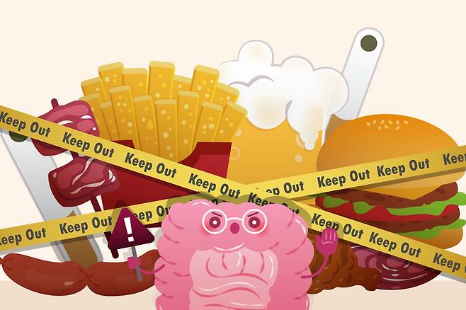 대장암의 예방과 조기 진단을 위해서는 맵고 짠 음식과 기름진 식사를 즐기는 식습관을 줄이고 채식 등 건강한 식습관과 규칙적인 운동이 필수다. 게티이미지뱅크