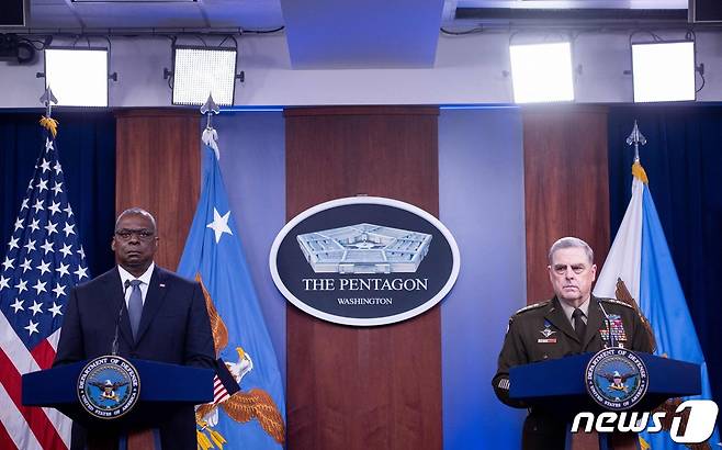 로이드 오스틴 미국 국방장관과 마크 밀리 합참의장. © AFP=뉴스1 © News1 우동명 기자