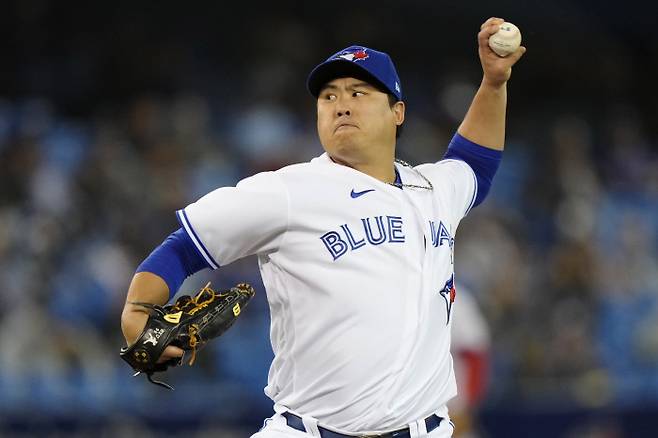 MLB 개인 한 시즌 최다 10패째 당한 토론토 류현진. 연합뉴스