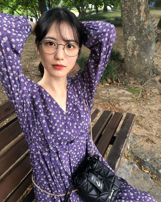 Actor Shin Ye-eun boasted a refreshing charm.Shin Ye-eun posted a picture and a photo on his Instagram on the 29th, Upcycling bag mini bag using abandoned leather.The photo shows Shin Ye-eun holding an upcycle mini bag.Shin Ye-eun, who is wearing a purple dress with a floral pattern, wears large glasses and creates a cute charm.In particular, Shin Ye-eun showed off her vitamin-like charm with a fresh smile and a refreshing atmosphere, with white skin and a large eyebrow upgrading the beauty.On the other hand, Shin Ye-eun will appear on KBS2 drama Special 2021, The Effect of One Night on the Breakup, scheduled to air in November.
