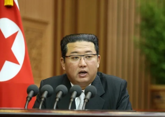 On September 30, the Korean Central News Agency reported that the North Korean leader Kim Jong-un gave a speech on state affairs on the second day of the 5th session of the 14th Supreme People’s Assembly at Mansudae Assembly in Pyongyang on September 29. Korean Central News Agency, Yonhap News