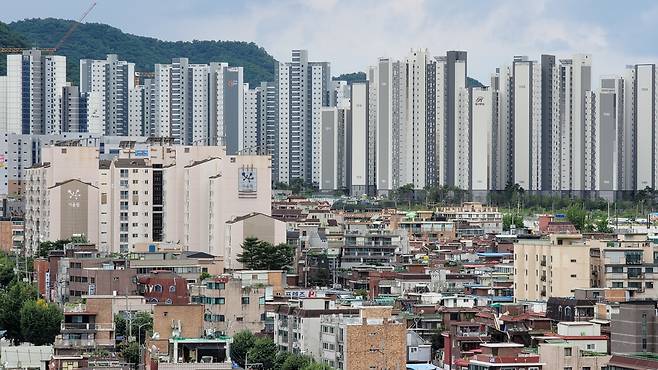 서울 송파구 거여동 일대의 모습. 멀리 위례신도시에 짓고 있는 아파트 단지가 보인다. [헤럴드경제DB]