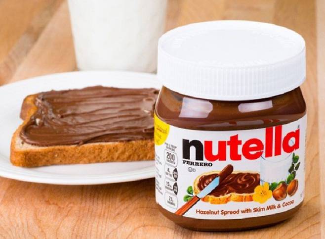 이탈리아 식품업체 페레로의 대표 상품인 헤이즐넛 스프레스 '누텔라(nutella)'. /페레로