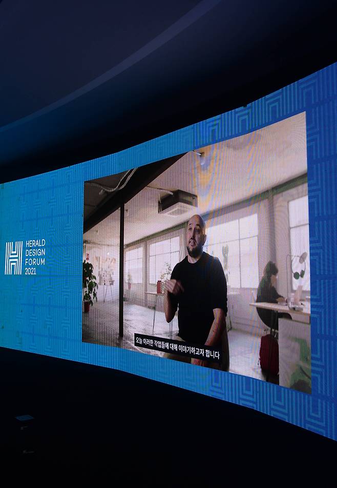 Point of Reference Studio founder and creative director Jeffrey Ludlow gives online lecture at the Herald Design Forum on Thursday. (Lee Sang-sub/The Korea Herald)