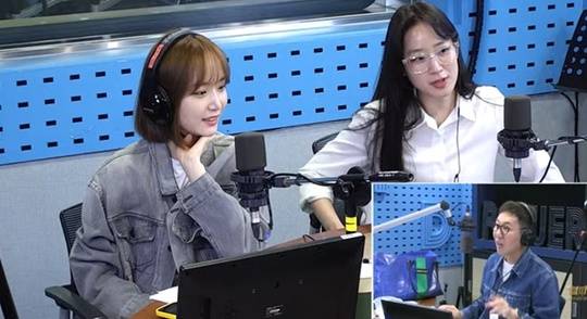 왼쪽부터 윤태진, 주시은