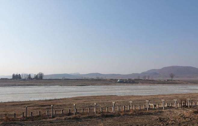 접경지역인 북한 양강도 김형직군에서 일가족 4명이 경계 근무를 서는 북한 군인에게 수면제를 먹인 뒤 탈북하는 일이 발생했다. 데일리NK 캡처