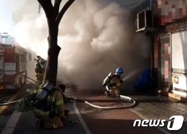 화재 현장.(부산소방재난본부)© 뉴스1