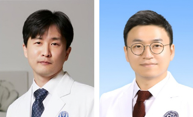 김형일 교수(왼쪽)와 김덕기 교수