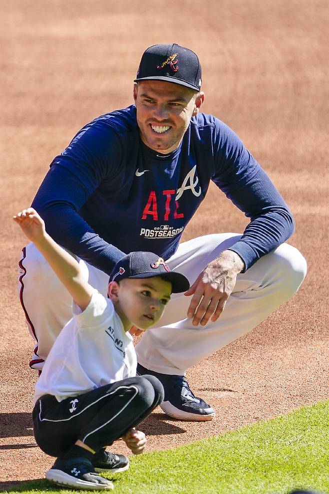 애틀랜타 브레이브스 프레디 프리먼과 아들 찰리. USA TODAY Sports 연합뉴스