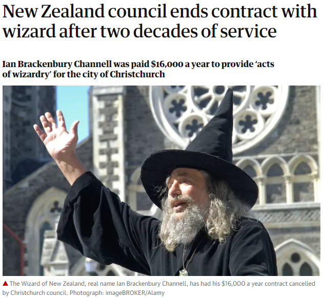세계 유일의 공식 마법사 이안 브라켄버리. 뉴질랜드 크라이스트처치시는 23년만에 이안과의 계약을 해지했다. Guardian 캡처
