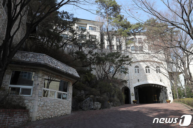 서울 서초구 트라움하우스 5차. 2019.3.17/뉴스1 © News1 구윤성 기자