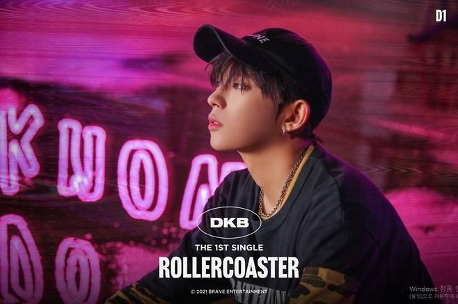Personal photo Teaser for the first single Roller Coaster has been unveiled, with the group DKB (DKB) foreshadowing a new transformation.On the 19th, Brave Entertainment released its members This as well, GK, and D1 photo Teaser through DKB official SNS.This as well in the first photo is overwhelmed by the intense eyes and boasts a sleek sideline and upgraded visuals.The GK, which is released, boasts a unique atmosphere by matching stylish accessories to hip-hop mood costumes.Finally, D1 attracts attention with its subtle aura with its faint eyes contrasting with the colorful neon sign light.DKB (DKB) was noted as an monster newcomer who appeared like a comet in the music industry last February, and has been able to make its own performance in all fields.It has been loved by domestic and global fans and has formed a thick fandom.Through the four albums released since debut, he constantly presented the Loon LLC music about the various love and separation of young people living in their contemporaries and the growth caused by them.As it has appealed to its unique charm, attention is focused on what music will be shown on this album.