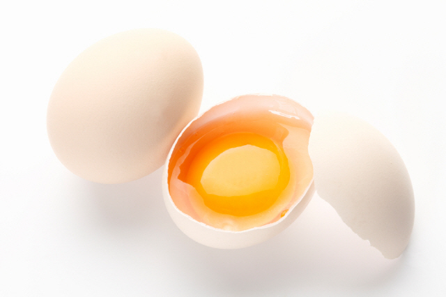 날달걀에 들은 아비딘 성분은 '비오틴'의 흡수를 방해한다./사진=클립아트코리아