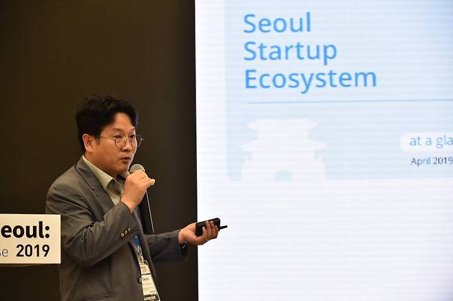 ‘Start-Up Seoul 2019’에서 스타트업 생태계 정책을 소개한 임재근 과장, 출처: IT동아
