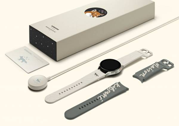 갤럭시 워치4 메종키츠네 에디션.