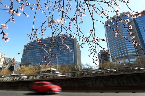 사진: 베이징 시청구 금융가 지역 근처 풍경. 이곳에는 수많은 상업 은행의 본사가 있다. (Xinhua) (PRNewsfoto/Xinhua Silk Road)