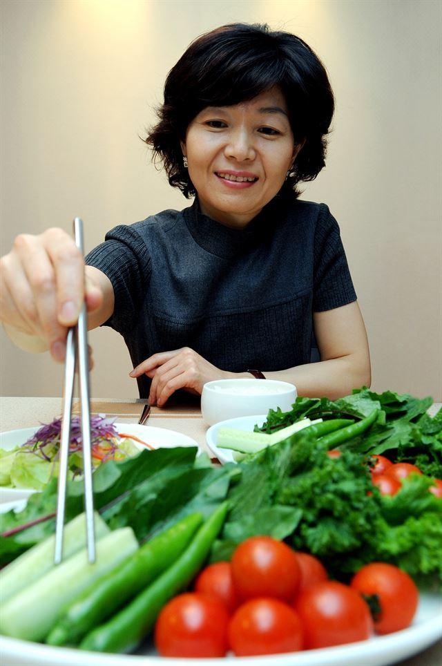 한국인 입맛과 영양을 고려한 '한국형 지중해식 식단'이 이상지질혈증 예방에 도움이 되는 것으로 나타났다. 한국일보 자료사진