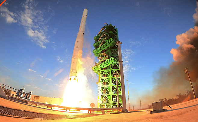 지난 21일 '한국형 발사체' 누리호(KSLV-II)가 궤도 안착에 실패하면서 관련주가 약세다. /사진=뉴스1