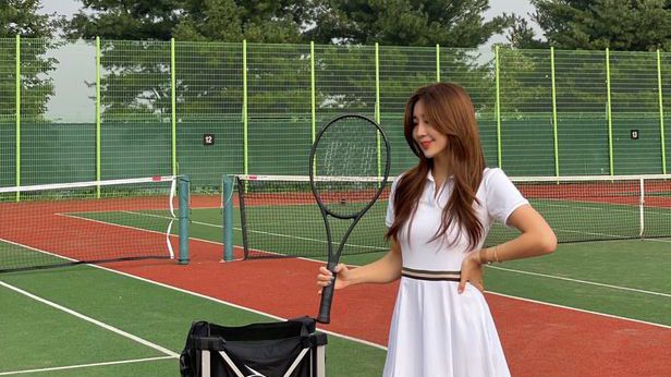 최근의 테니스 열풍은 특히 20~30대 여성이 주도한다. ‘테니스 스커트’의 매력도 인기 요인이다. /러브포티