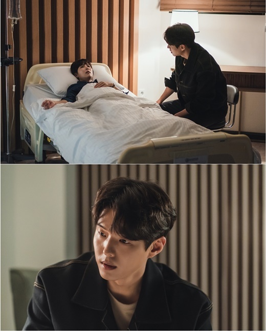 Cable channel tvN Wolhwa Drama Hi-Class (playplayplay story holic director Choi Byung-gil) Song I (Cho Yeo-jeong) was found hospitalized with a haggard bone missing.On the 26th, High Class released the Steel Series of Song I and Oh Soon-sang (Ha Jun) facing in the hospital room ahead of the 15th episode.In the last broadcast, Song I banned his scheme by freezing all accounts of the International School Foundation, which Husband anziyong (Kim Nam-hee) used to fund.So, Song I, who was made to anziyong, faced him alone on a yacht in the sea and faced the maximum Danger.Especially in the 14th episode ending, the anziyong, which threatens to kill, and the Song I, which is on the edge of the cliff, are tense and tense.Among them, SteelSeries attracts attention with the appearance of Song I, who was hospitalized in the hospital. Her eyes, which are sore and unfocused, are saddened by her eyes.In the meantime, Oh Soon-sang is keeping Song Is side, and it is causing a pupil earthquake as if he was shocked by something, which stimulates curiosity.So, I wonder how Song I got out of the death Danger situation and what the next step of Song I and Oh Soon Sang against the evil act of anziyong which becomes increasingly vicious.Today (26th) the fightback of Song I and Oh Soon-sang, who are trying to hurl the blame of anziyong, will begin, and at the same time, an unexpected reversal will unfold and tension will rise to the extreme.I ask for a lot of expectations, he said.High Class will be broadcast on the 26th at 10:30 pm on the 15th.