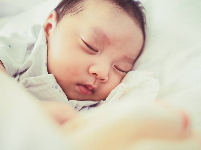 신생아도 성인처럼 잠을 잘 못 자면 건강에 좋지 않은 것으로 나타났다. 게티이미지뱅크