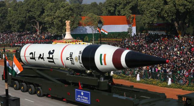 2013년 인도군 장거리 미사일 아그니-5가 전시된 모습. 뉴델리=AP 연합뉴스