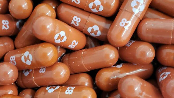 미국 제약사 머크가 개발한 먹는 코로나19 치료제 '몰누피라비르'. /사진=로이터