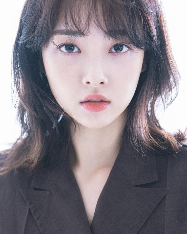 소나무 뉴썬, 최윤선