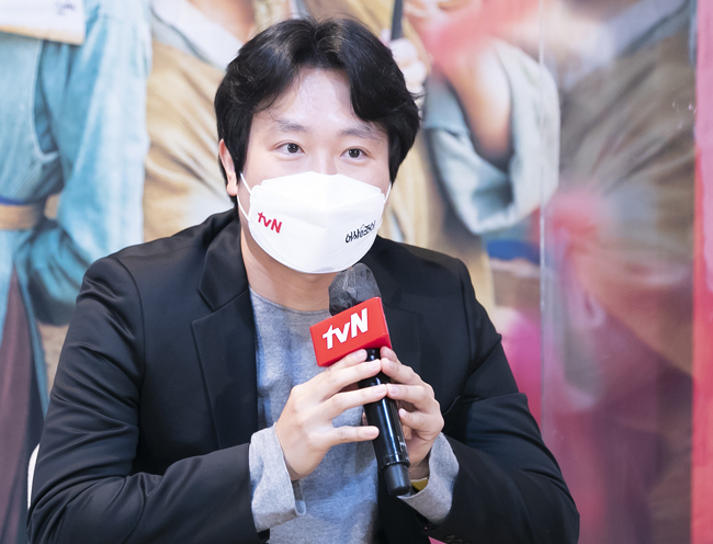 Director Yoo Jong-seok is attending the TVN 15th anniversary special drama Assa and Joy online production presentation on the 3rd.Photo = tvN[