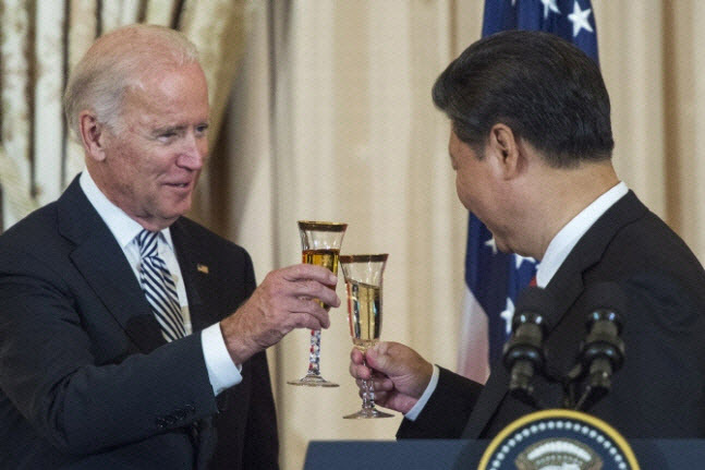 조 바이든 미국 대통령(왼쪽)과 시진핑 중국 국가주석. (사진=AFP 제공)