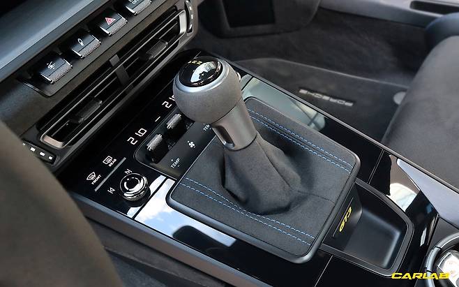 수동변속기를 닮은 7단 PDK