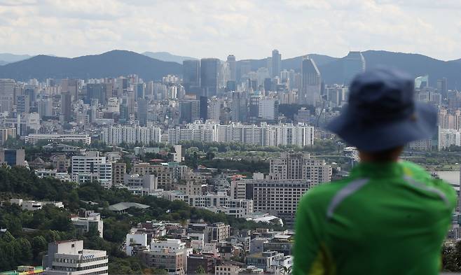 9월 22일 서울 중구 남산에서 바라본 용산, 강남 지역 아파트. /연합뉴스