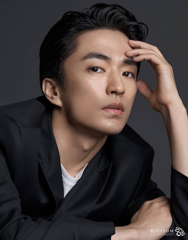 검은 태양, 정문성