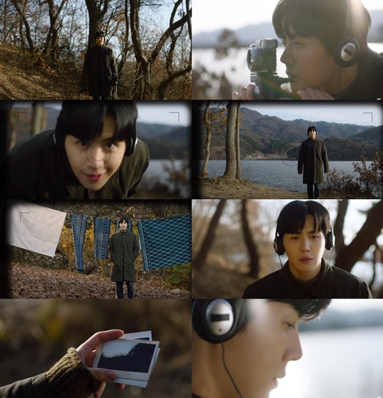 This mastery movie is a composer and producer epiton project single insomnia released last December.The Epiton project was responsible for writing, composing and producing, and singer Younha participated as a vocalist to express his appealing farewell sensibility.Many nights that loved you as yesterday were gone / It was useless like melted ice I am begging you, do not leave me sick / Do not leave me you do not leave me It is a song that adds sympathy to listeners.In the music video of Insomnia, Actor Kim Seon-ho appeared alone and performed delicate emotion acting.It is impressive that Kim Seon-ho, who was left alone, is taking pictures and chasing memories together with leaving the vacant place of the person who left.In the process, Kim Seon-ho showed his way through pain in his own way with his face as calm as possible rather than expressing sadness.Kim Seon-hos detailed emotional expression, which leads the music video with an understated emotional line, further heightened the immersion of the video.Kim Seon-ho shows dramatic emotional changes by raising emotions in earnest since the middle of the music video.I draw a perfect picture of a man who is struggling with tears.Acting, which melted so completely that it is unbelievable that it is appearing in the music video for the first time after debut, is admirable.It left a short but intense impact and maximized the deep parting sensibility of the song.Kim Seon-ho has been getting off KBS 2TV 1 night and 2 days which was appearing in the recent personal life controversy and is spending time alone.Kim Seon-ho bowed to the public, announcing an official apology without any particular rebuttal, as the former couples revelations revealed the conflict between the two.After the personal life controversy, Kim Seon-hos personality issue spread through online communities and SNS, and it was once again rumored.Kim Seon-ho has been watching for a long time, and the recent TVN Gang Village Cha Cha Cha Cha fellow actors and staff members have gathered topics and the controversy over personality has calmed down.With Kim Seon-ho having a tough time with the personal life controversy, the voices of fans cheering for his return are also rising.It is said that the atmosphere of those who support him rather than the atmosphere of criticism in the early stage of the controversy is formed, and the movie Sad Tropical is also going into the year.Kim Seon-ho cheers for the public to be able to overcome this crisis and return to the public with a stronger appearance.In addition, Younha is about to release her sixth full-length album End THEORY.Younhas End Tier, which will be released on the 16th of this month, is a new regular album for about four years since its 5th album released in 2017, so expectations for musical growth and development are getting higher.Indeed, there is a keen interest in what kind of music End Tierley will be about with your own emotions and stories.Photo: Music Video (WonderKy YouTube Channel), Album Jacket, Agency