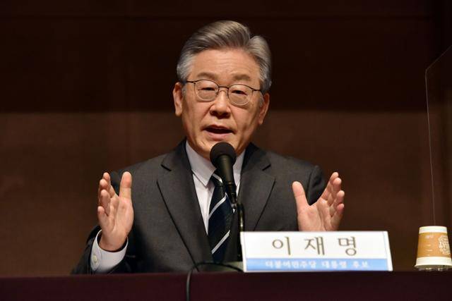 이재명 더불어민주당 대선 후보가 10일 서울 중구 한국프레스센터에서 열린 관훈클럽 초청 토론회에서 질문에 답변하고 있다. 오대근 기자