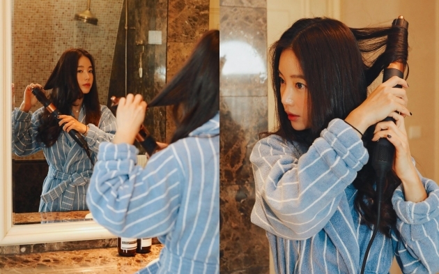 Actor Ki Eun-se has created an elegant atmosphere.Ki Eun-se posted several photos on her Instagram page on Wednesday.Ki Eun-se in the public photo is wearing a light blue striped shower gown in a luxurious bathroom and arranging hair.An elegant expression and atmosphere are drawing attention.Previously, Ki Eun-se made side dishes such as tofu, fried potatoes, and fried mushrooms through his Instagram story, and showed off his inversion skills.Ki Eun-se married a 12-year-old American businessman in 2012; he is currently appearing on the SBS drama Now, Were Breaking Up.