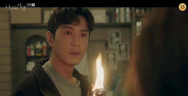 Jae-young Kim regains sealed Memory: Go Hyun-jung is put in Danger to be kicked out of Tarim Street for past denialsOn JTBCs People Like You broadcast on the 18th, Woo Jae (Jae-young Kim), who left for Ireland to regain his lost memory, was portrayed.On this day, while Hyun Sung (Choi Won-young) questioned his relationship with Woo Jae, Go Hyun-jung said, I was stupid. I did such a terrible thing. It was my fault.The seaplane hovered around us, making you anxiety. Its all my fault. I screwed up.Why did you do that? he asked, shaking his head, it was a mistake. Anything else is a trivial excuse.I always wanted to atone for you and the kids. I regret it every day. I know you cant help it, but you know this.I want to do anything if I can get back. I know its hard to forgive. Ill do what you say. Im sorry.But Hyun-sung caught the spirit of leaving and said, If this was going to happen, I would not go looking for you like a madman.Im not going to miss it, he said strongly.He burned a picture of the injustice of Hee-joo and Woo-jae and added, Do not disappear in front of my eyes.On this day, Woo Jae called Hee-joo and said, I want to ask you the last time. I left the seaside and left for Ireland because of you.I think the writer accepted me for a while, right? So, he was consistent with the silent answer, and Woo Jae said, I thought I was going to come back when I left without telling the seafarer. Why did I stay in Ireland alone?Why did we break up? Again, Im sorry. Again, Juju did not give an answer.To find the answer, Woo-jae told Haewon (Shin Hyun-bin): I dont forget how wonderful the Gu Hae-won, who draws the picture, was. Ill be back.I chose to go to Ireland with the message I will come back to find any hellish memory.While Woo Jae recounted his memory with Juju in the place of memories, Haewon informed his brother of the secret of the birth of the lake.Young-sun (Kim Bo-yeon) cooled his conversation by collecting data for genetic testing in front of Hee-ju.On the other hand, Woojae found the umbilical cord of the lake in Ireland on the same day, and at the end of the drama, Woojae, who regains his memory of Juju dramatically, was drawn and raised questions about the development.