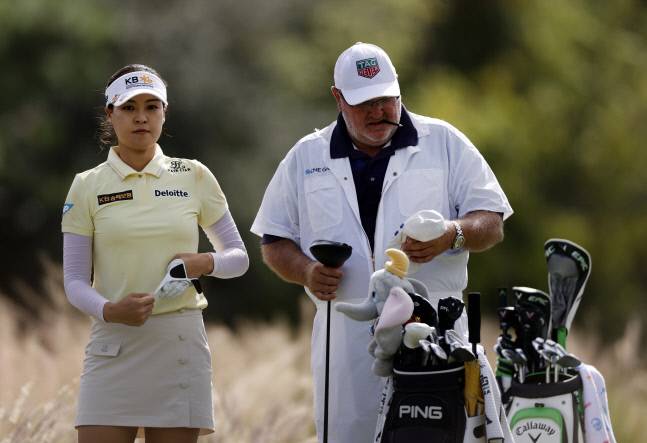 LPGA투어 CME그룹 투어 챔피언십을 치르고 있는 전인지. 네이플스(미 플로리다주) | AFP 연합뉴스