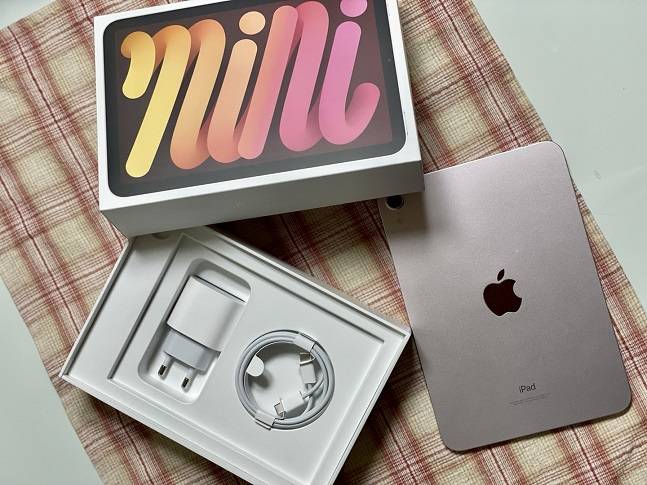 아이패드미니6 구성품. /사진=백유진 기자 byj@