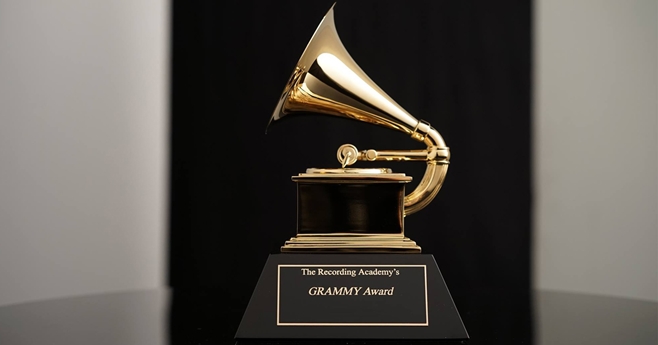 One of the leading popular music awards for United States of America, the Grammy Awards, was once again embroiled in the Shiv Sena controversy.While some of the Grammy Awards have shown, the biggest reason is the exclusion of BTS (BTS) candidates.Grammy announced Sunday the list of the 64th Grammy Awards nominees.According to this, BTS was nominated for the Best Pop Iruvar/Group Performance category, but failed to make it to the top four awards: Record of the Year, Album of the Year, Song of the Year and Best New The Artist.In this news, domestic and foreign media as well as local media are surprised.This is because BTS has set a milestone for 10 weeks of the Billboards single chart Hot 100 with Butter this year.Of course, the Grammy Awards do not focus on commercial performance, such as chart performance or record sales, but the BTS did not even get a nomination for the main prize, and foreign media gathered their mouths and criticized the selection criteria of the Grammy Awards, which treats non-white and female singers as outside results.The Los Angeles Times noted that BTS released three top songs this year, and even though it led the global pop craze, it just got a single nomination, and the Associated Press noted that some of the major songs that swept the SNS and music charts this year were excluded from the record of the year and song of the year.Especially surprising is that BTS butter was excluded. USA Today said, The artists who have been ranked number one on the pop charts such as BTS, Drake and Miley Cyrus have been missing from the main nomination.Is it reasonable that BTS only listed in one category, and that it was also named only in the Best Pop Iruvar/Group Performance category? Variety added, BTS was again humiliated by being nominated for only one category.This is not the first time the Grammy Awards have been embroiled in the Shiv Sena controversy.The Grammy Awards are being raucous every year with non-white and female singers, but they are not abandoning their closed and exclusive attitudes.The representative singers of United States of America, including Wickend, Drake, Kanye West and Justin Bieber, who were tired of this, have already declared a boycott of the Grammy Awards.The fact that most of the members of the Recording Academy, which votes for the Grammy Awards, are white, has also been controversial for many years.Recording Academy accepted 2,710 new members, including women, blacks, Hispanics, Latins and Asians, as a new member earlier this year, but the total number of members is close to 12,000, so there is no big change.In many controversies, the Grammy Awards are still in its position as a popular music awards ceremony representing United States of America, but there is no guarantee that it will be forever.For example, the Golden Globe of the United States of Americas 78-year history is a problem with the Shiv Sena controversy this year and is in danger of survival.The Grammy Awards will be looking at what next year will look like.