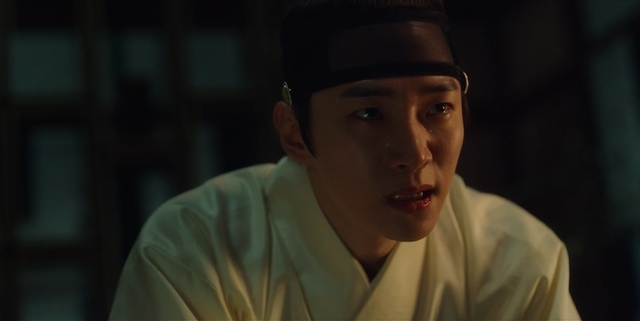 Lee Joon-ho has been horrified by his evil-supported performance of enduring violence and abuse to become a wage.In the 5th episode of MBCs gilt drama The Red Sleeve (playplayed by Jeong Hae-ri / directed by Jeong Ji-in and Song Yeon-hwa), which was broadcast on November 26, Lee Joon-ho, who is in Danger, and Sung Deok-im (Lee Se-young), who watches it closely, are seen in the mother sea of Hwawan Ongju (Seo Hyo-rim) It was drawn.On this day, he forgave Sungdeok, who followed him to the Dongduk society meeting site under the name of Acid silver Lee Hye-bin Hong (Kang Mal-geum).In addition, he introduced the acid silver Sungdeok to the Dongduk members and introduced him as Goodbye My Princess Nine, which he deliberately called for his remorse.Sung Duk Lim became the first one of the Dongduk society with the body of GLOW.Iacid silver, I went to the bookstore together and bought a lot of books to Sung Duk-im. Read a book once a month and write a sentence you do not know.I will teach you the will. Sung Deok-im regarded it as a kind of reflection, but it was a kind of affection expression of discrete.After that, I went into the acid silver palace and thought of it as a virtue, and I carefully hoped that Seongdeokim would think of himself while reading the book.The overflowing minds of the separated people were noticed by Sung Duk-im, Hong Duk-ro (Kang Hoon-hoon), and even Lee Hye-bin Hong.Lee Hye-bin Hong, who hopes to somehow sit in the San E safely, has finally made time for the thought poems that have finished the ceremony to raise the ceremony and to greet Seson.Lee Hye-bin Hong deliberately made him a virtue in the turn of other thought poetry greetings, and talked in front of him about the issue of discrete, Bowie, Maybe she, and concubine.The device does not intend to put Maybe she, the GLOW of a humble identity, by her side, said Iaid silver Lee Hye-bin Hong, who does not know that Sungdeok is sitting in front of her.Only the ladies of the prestigious masters deserve to be near the device; only such GLOW can produce an orthodox successor and it is the duty of the device to have such a successor. It was late when I found that I was acid silver foot and that I was a virtue that seemed to be hurt by my words.Since then, Iacid silver has been put back in Danger.When Lee Deok-hwa told the agency cleanup of the separated city, the heart-wrenching Seo Hyo-rim was in trouble with entering the San E regularly outside the palace this time.The slander of these San E monarchs floundering in and out of the air was a dark year: Iacid silver, who could not speak of Dongdukhoe, could not make any excuses and was put in gold.The attack on Hua Wanongju continued to drive.Hwawan Ongju and her son, Jung Baek-ik (Kwon Hyun-bin), showed Yeongjo the record of the escorting axurers of Seson going out of the palace when they became the first day of each month.In the middle of the night, Yeongjo found Goodbye My Princess, and hit all the inside and Nine with a hard blow on the cheek of the dissociation.Yeongjo said, You flew in and out like a rumor. No. No. Not like your father.Youre not a man like your father who curses his old kings to die and die. You can fix it, Sana.You can fix it, he said, and hit the cheek of the dissociation several times, and immediately went back to the cold, leaving the name Never let anyone in. It was the only thing that comforted the disastrously left dissociation that witnessed this scene on this day. Seongdeokim said to the dissenter outside the door, Is it okay?I do not have anything to do with it, he said, holding back the acid silver crying and saying, Just stay with me. Thats all.Sung Duk-im realized that Yeongjos assault was not one or two occasions in the reaction of such a discrete, and Sung Duk-im dared to ask, I have to endure it.Then Iacid silver sobs and says, Theres something I want to do, Im patient, Im enduring to get One. I know what pain is.I know how many people suffer. I am the crown prince of this country. I have strength. It can help many.You know how much I want to do. You just stay with me. Thats enough. Sung Duk-im later broke the royal name and opened the door and knelt in front of the mountain.I was worried about the acid silver virtue and tried to say, Get back. However, Sung Duk-im said, I dared to break the name because I had something I wanted to say to you.Rest assured, you must achieve your dreams in the fall.