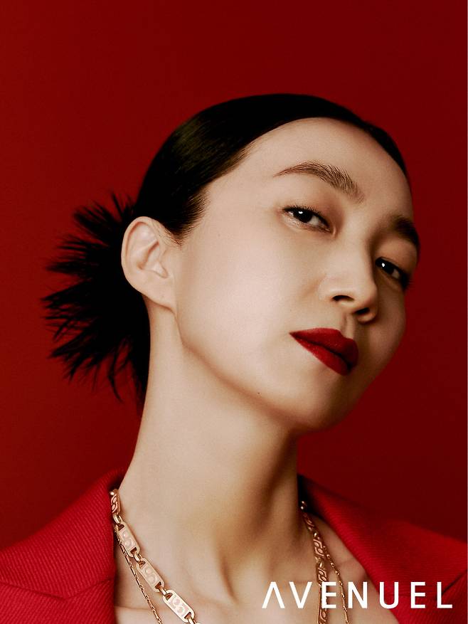 Actor Kim Joo-ryeong revealed a bold atmosphere through the picture.On December 27, Kim Joo-ryeongs December issue with luxury fashion magazine Avenuel was released.Kim Joo-ryeong in the public picture is able to digest a bold accessory matched with colorful costumes such as RED color shirts, jump suits, silk dresses, and intense RED lip, doubling the alluring charm and attracting attention with the extraordinary shapes that have not been seen anymore.In addition, it has a look of charm and charisma that attracts viewers, as well as a provocative and sexy atmosphere with various poses, revealing the aspect of the artist of the picture and enhancing the perfection of the picture.In an interview after filming, Kim Joo-ryeong said, I will greet viewers with a silent and loyal secretary Go Sunmi in JTBCs new drama City, which is scheduled to air on December 8th.Squid Game was released at the height of the shooting, and the staff was having fun watching two characters that were so contrasted, he said, adding to his future plans and anecdotes of filming of the City.Asked if there was a gift he wanted to receive in December, Kim Joo-ryeong said, I have already received a big gift just because I received a lot of love and attention this year.I will finish the year with gratitude that the small daily life that the whole family spends together in the pandemic era is a gift that everyone dreams and wants. Kim Joo-ryeong, who has been loved by fans around the world through the Netflix original series Squid Game this year, is continuing his unstoppable 10-day journey in return for his love with steady and colorful activities.JTBCs Council City, which will be aired on December 8, will visit the public with another new charm and believing acting power as Go Sunmi.
